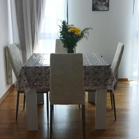 Апартаменты B&B Apartment *
